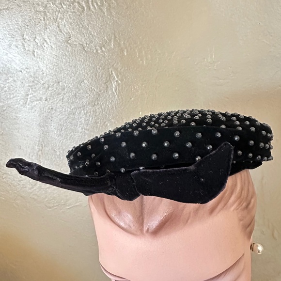 TIMELESS VINTAGE BLACK VELVET BERET STUDDED WITH BLACK BEADS & FRONTB BOW main image 4